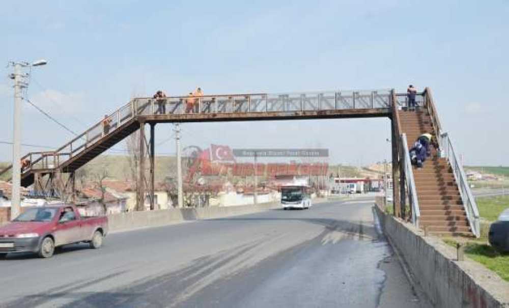 Üstgeçide Belediyeden Bakım