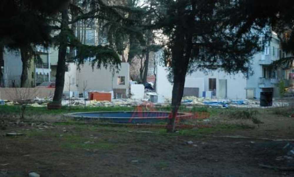 Madde Bağımlılarının Mekanı Haline Gelen Çay Bahçesi Yıkıldı