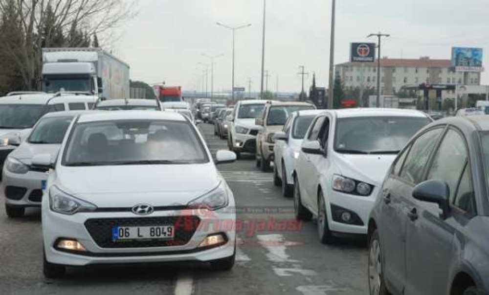Ters Yöne Giren Sürücü Kazaya Neden Oldu 2 Yaralı
