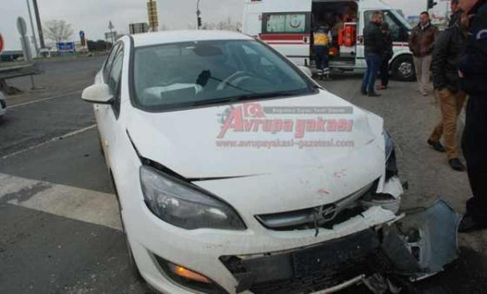 Ters Yöne Giren Sürücü Kazaya Neden Oldu 2 Yaralı