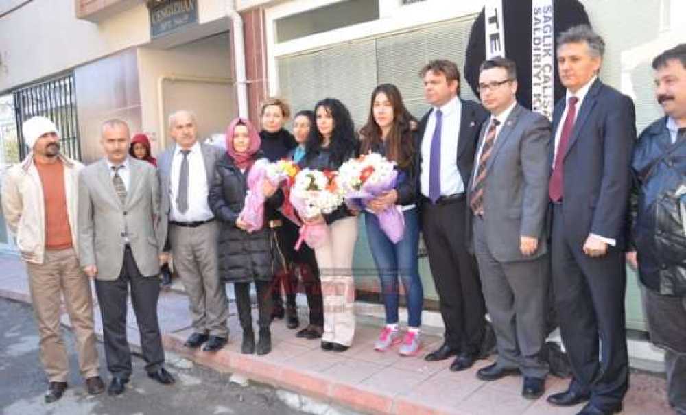 Çorlu'daki Sağlık Çalışanlarından Darp Edilen Meslektaşlarına Destek