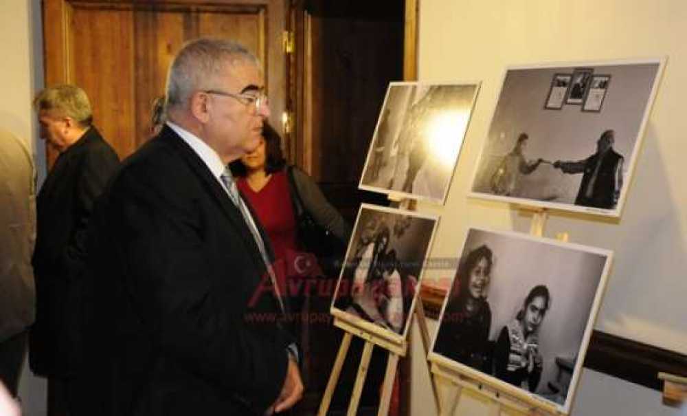 Otizm Günü Nedeniyle Fotoğraf Ve Resim Sergisi Düzenlendi