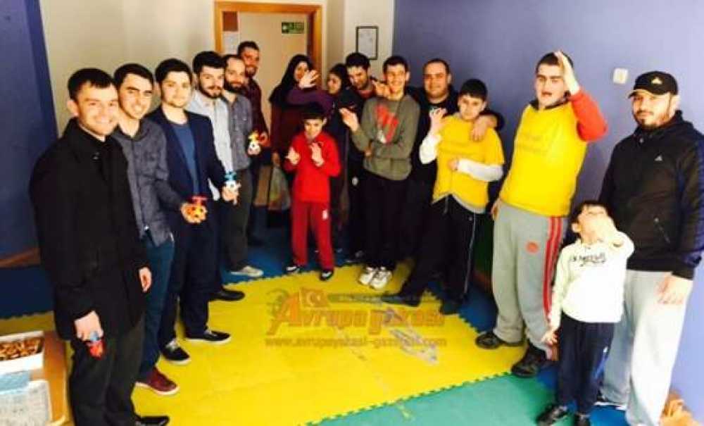 İlim Yayma Cemiyeti'nin Gençleri Otizmlileri Unutmadı