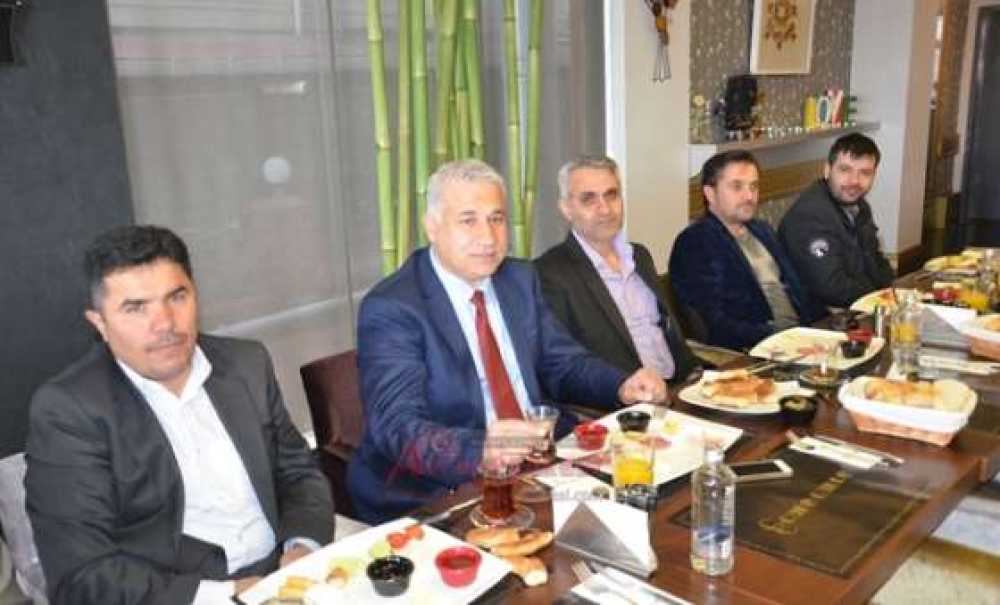 Ak Parti Çorlu İlçe Teşkilatı`ndan Ünal Baysan`a 1. Dönem Karnesi “Ünal Baysan Sınıfta Kaldı”