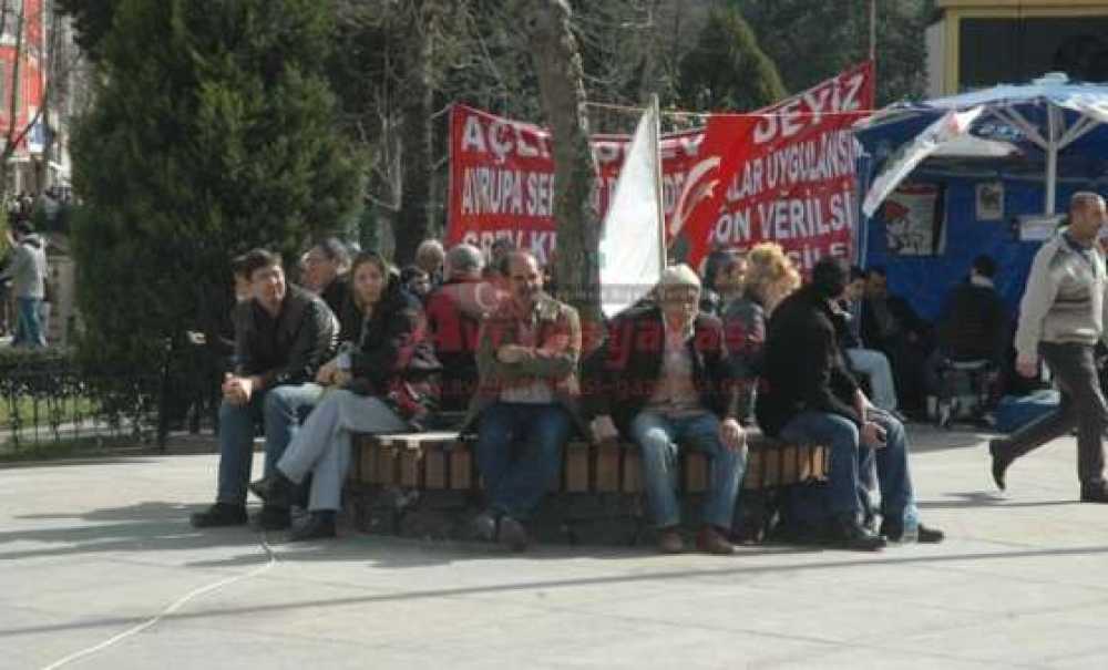 Güneşi Gören Kendini Dışarı Attı