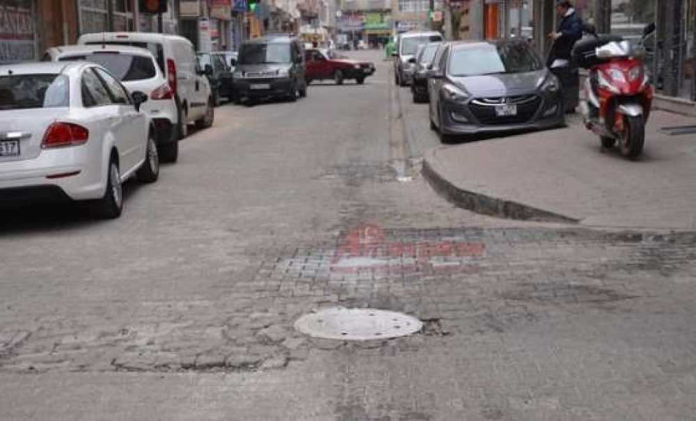 Kilit Parke Taşları Çöktü