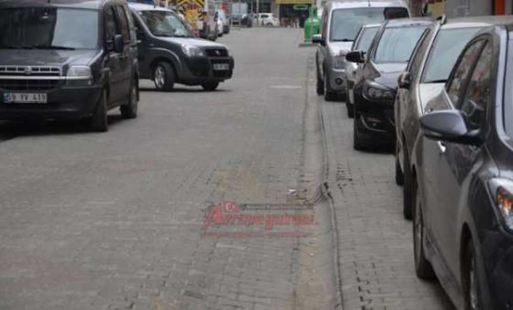 Kilit Parke Taşları Çöktü