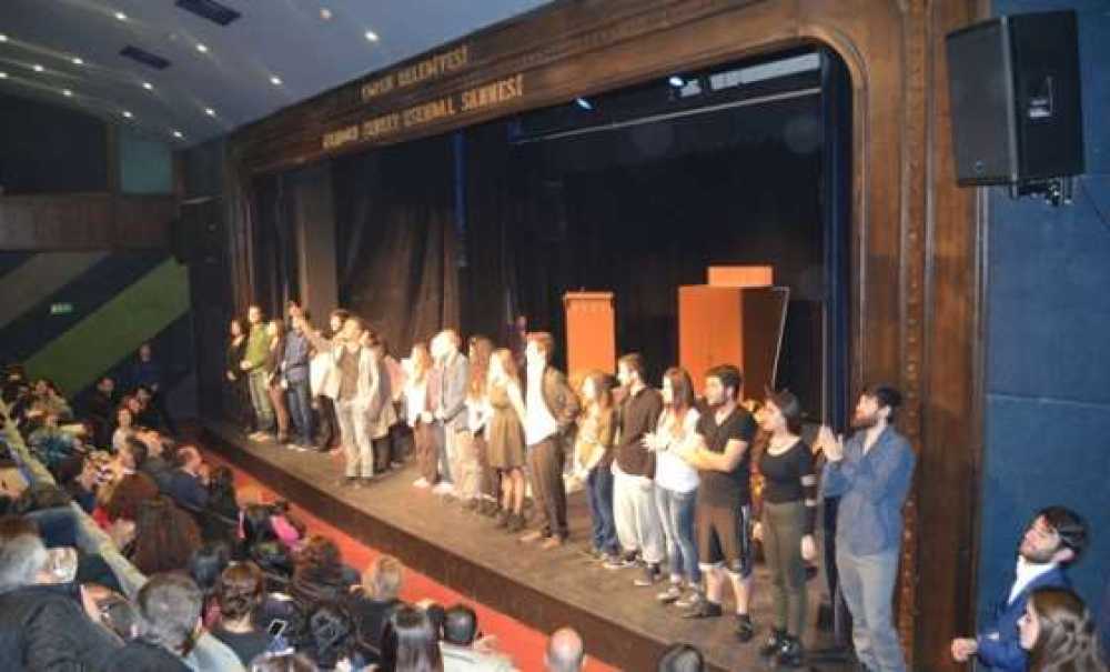 Haybeden Gerçeküstü Konuşmalar Adlı Oyun Sahnelendi