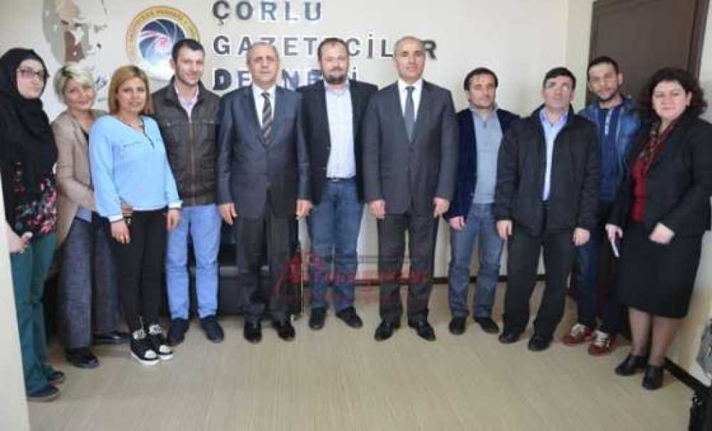 Vali Salihoğlu'ndan Çorlu Gazeteciler Derneği'ne Ziyaret