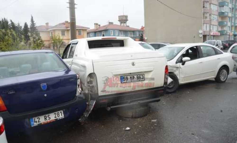 4 Araç Birbirine Girdi