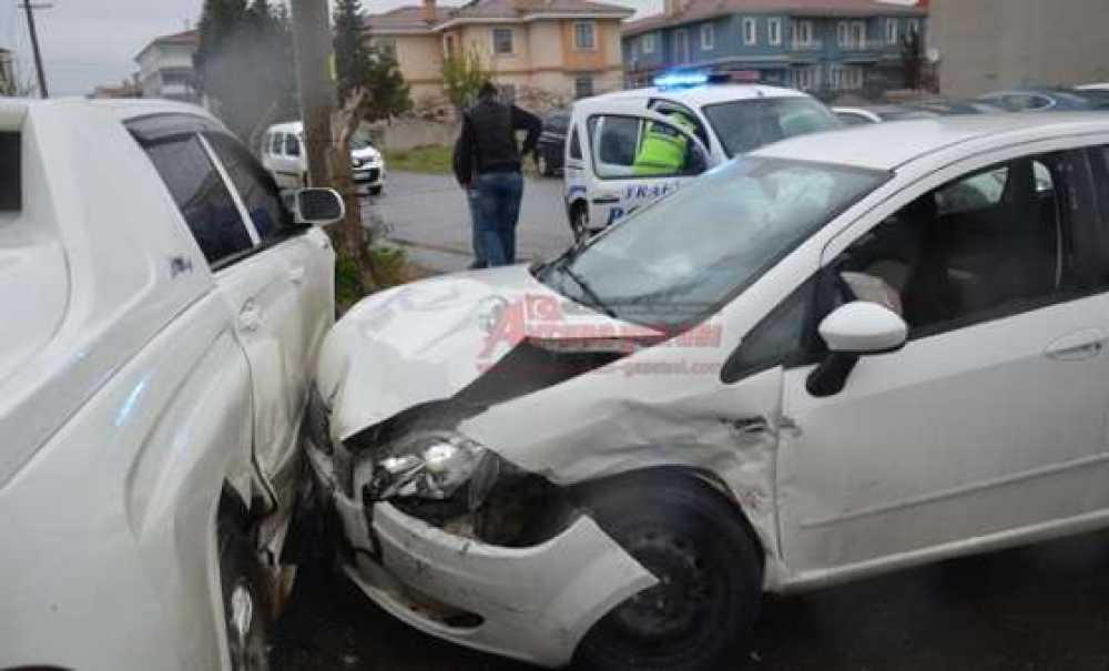 4 Araç Birbirine Girdi