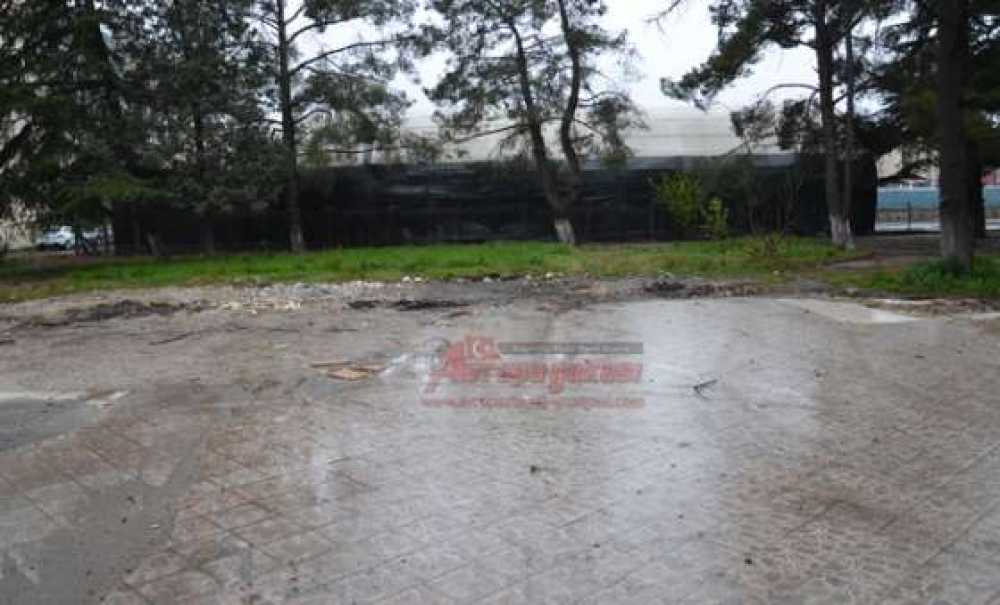 Çay Bahçesinin Hafriyatları Kaldırıldı