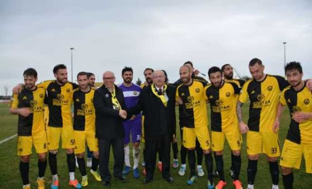 Tekirdağspor Şampiyonluk Kupasını Aldı
