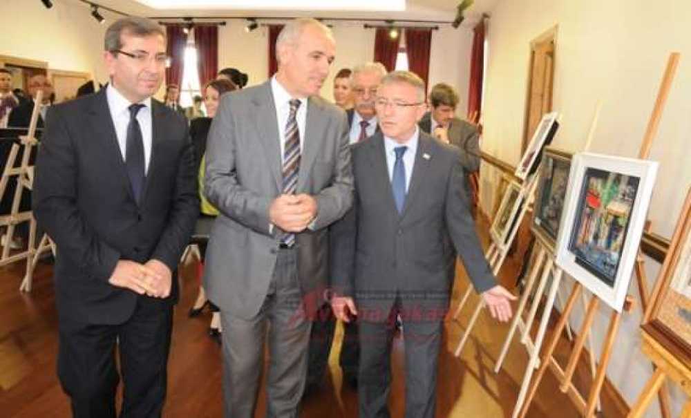 Geçmişten Günümüze Sanat Eserleri Sergisi Açıldı