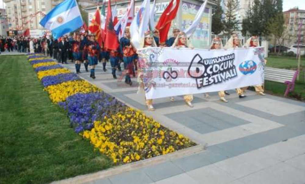 Çocuk Festivali Korteji Yapıldı