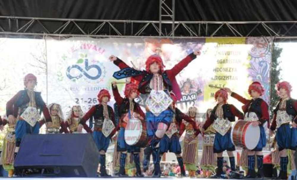 Konuk Öğrenciler Gösterilerini Sundu