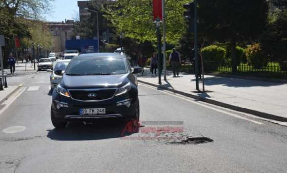 Bozuk Yollar Sürücüleri İsyan Ettiriyor
