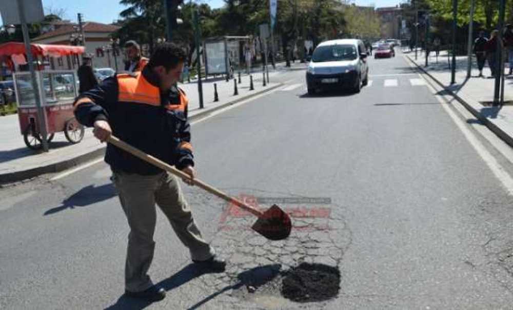Bozuk Yollar Sürücüleri İsyan Ettiriyor