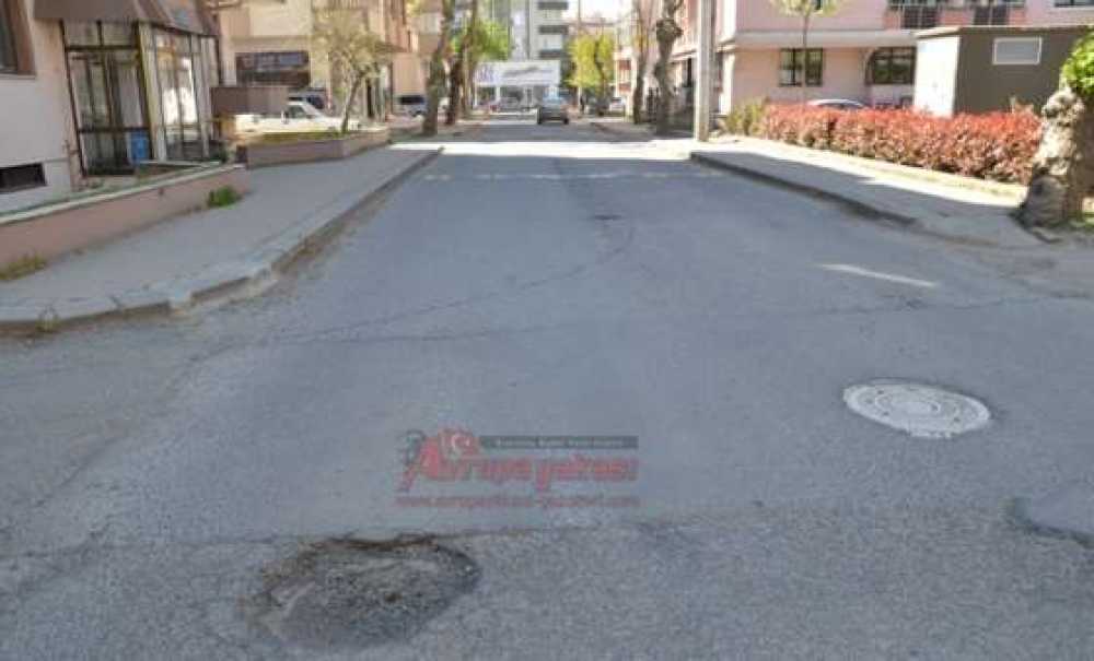 Bozuk Yollar Sürücüleri İsyan Ettiriyor