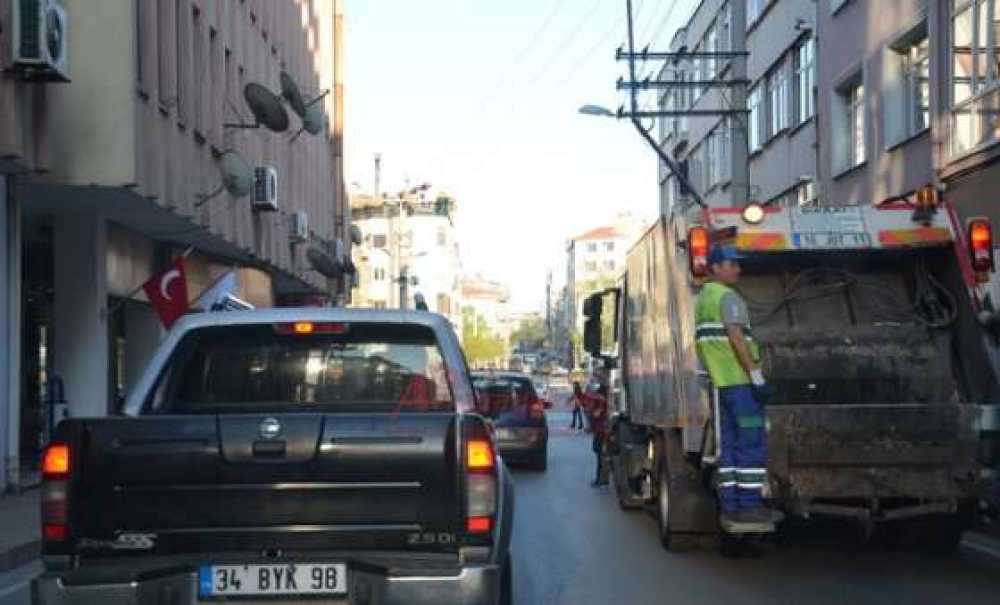 Çöp Kamyonları Yine Trafikte