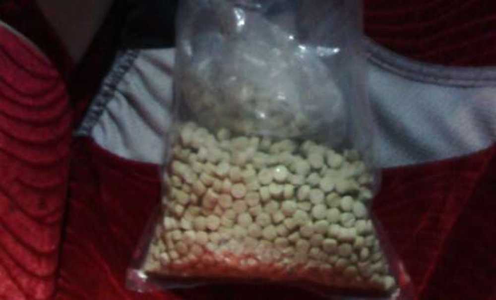 Çorlu Polisi Kıraathanede Uyuşturucu Ele Geçirdi