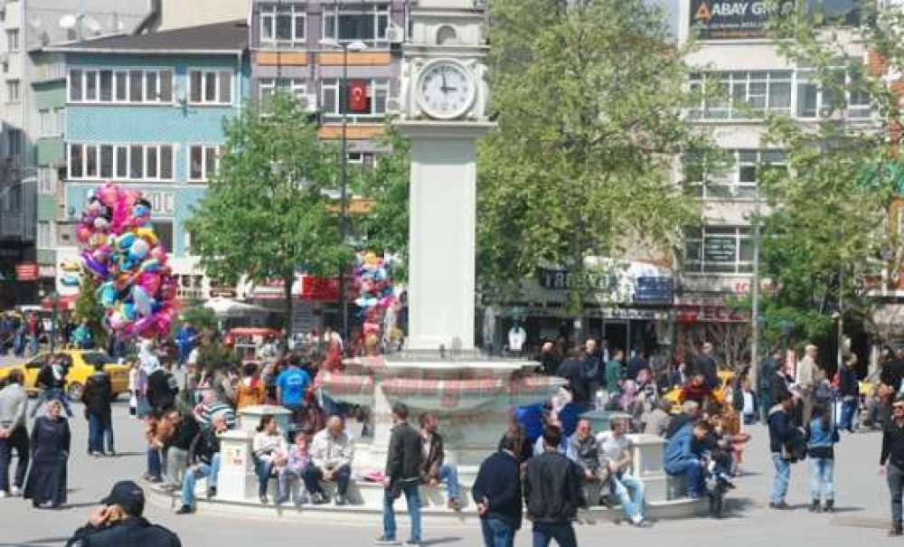 Güneş Yüzünü Gösterdi Meydanlar, Parklar Doldu