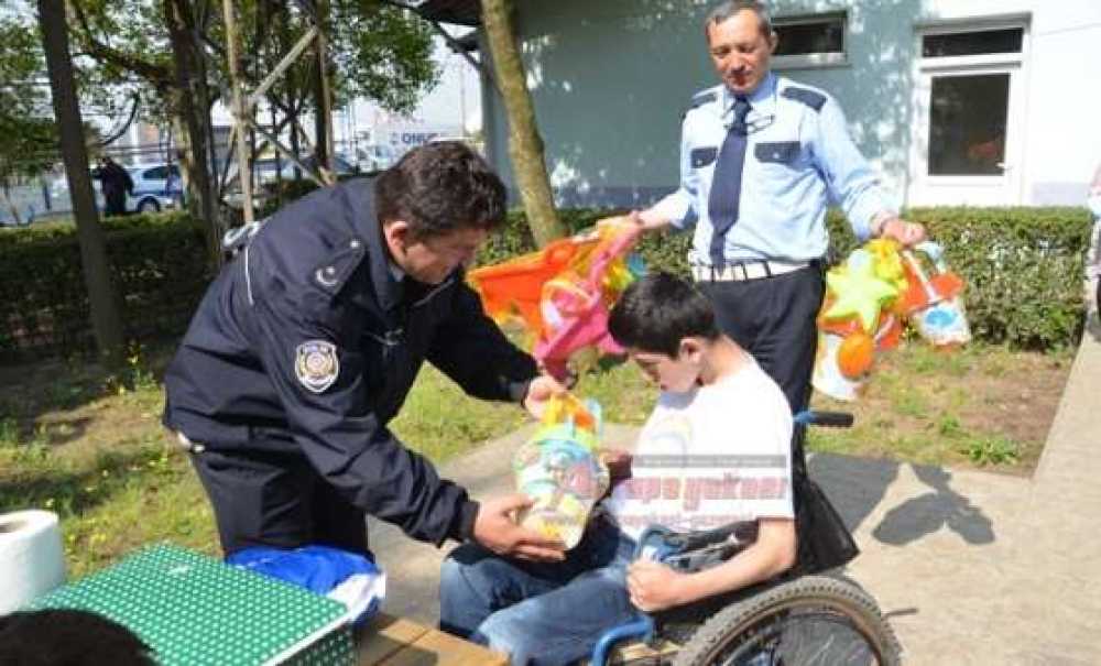 Özel Çocuklardan Bölge Trafik Denetleme İstasyon Amirliği'ne Ziyaret
