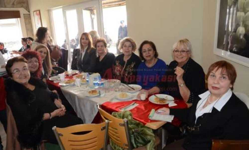 Türkiye Yardım Sevenler Derneği'nde Kutlama