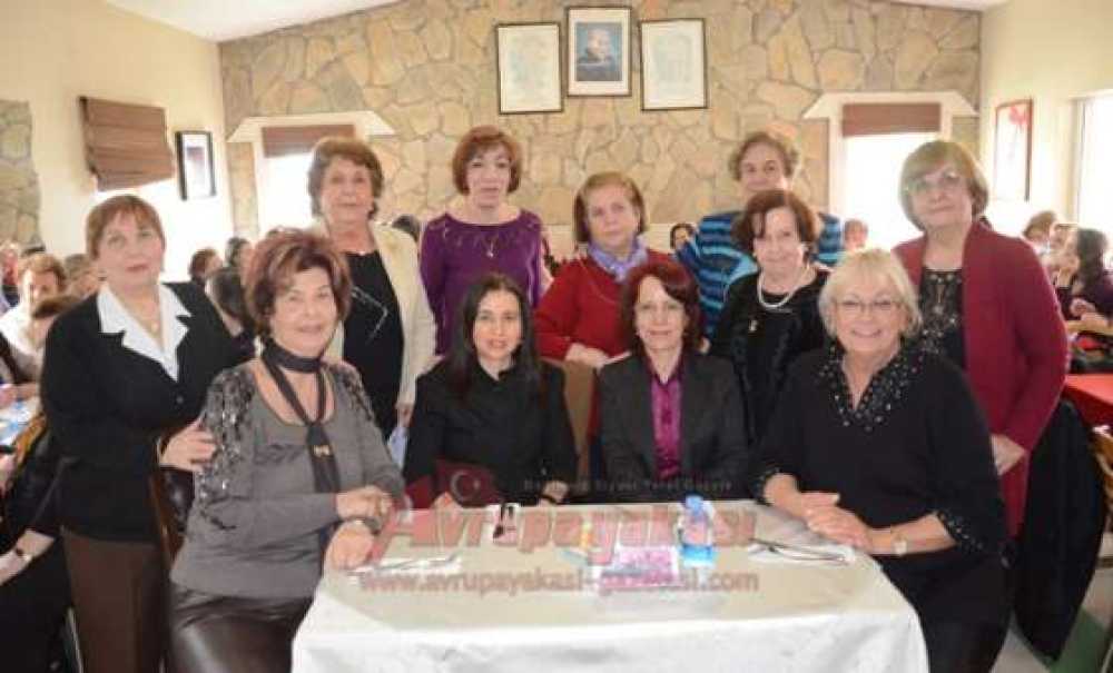 Türkiye Yardım Sevenler Derneği'nde Kutlama