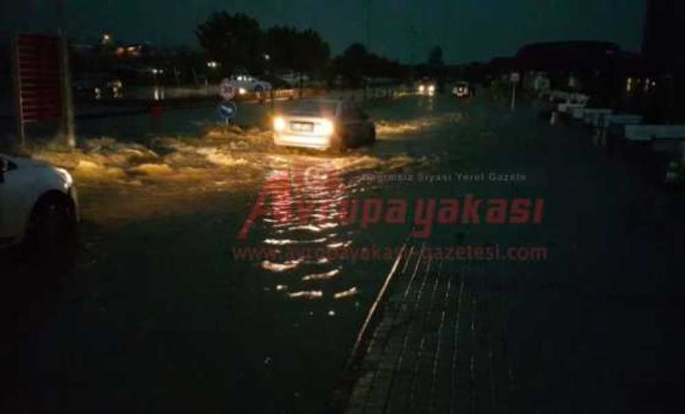 Yağmur Çorlu'yu Felç Etti