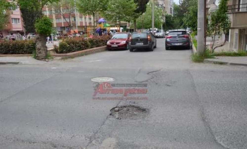 Yollar Onarım Bekliyor