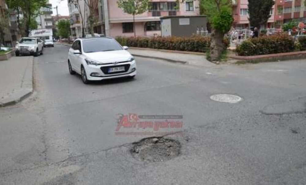 Yollar Onarım Bekliyor