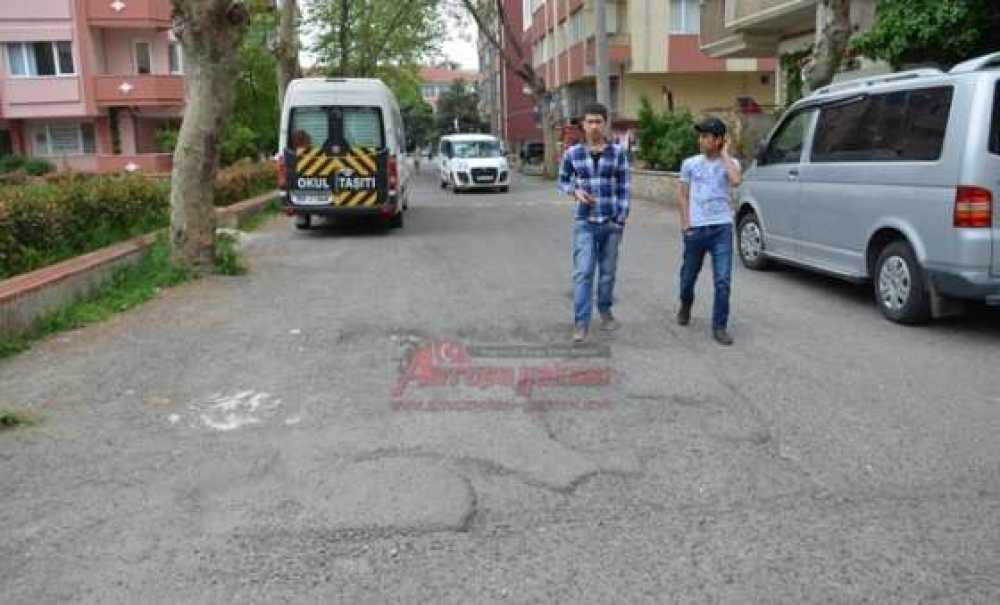 Yollar Onarım Bekliyor