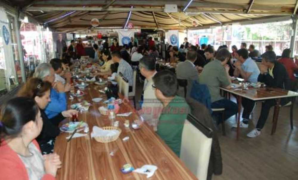 Türk Eğitim Sen Üyesi Öğretmenler Kahvaltıda Buluştu