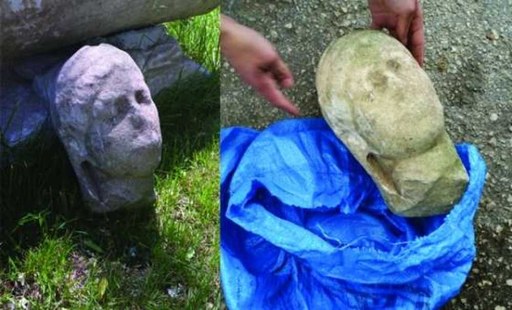 Tarlasını Sürerken Tarihi Eser Buldu