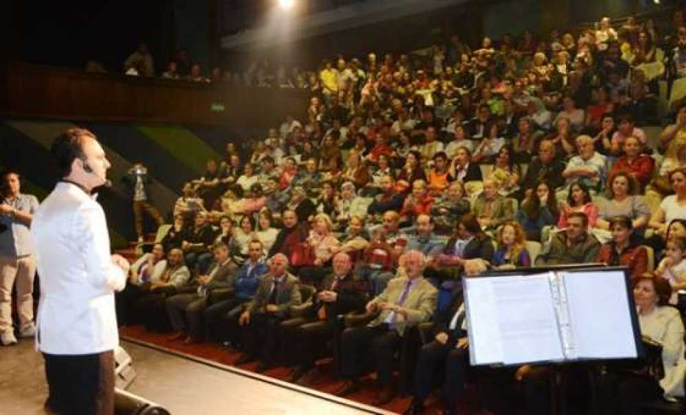 64 Kişilik Dev Korodan Muhteşem Konser