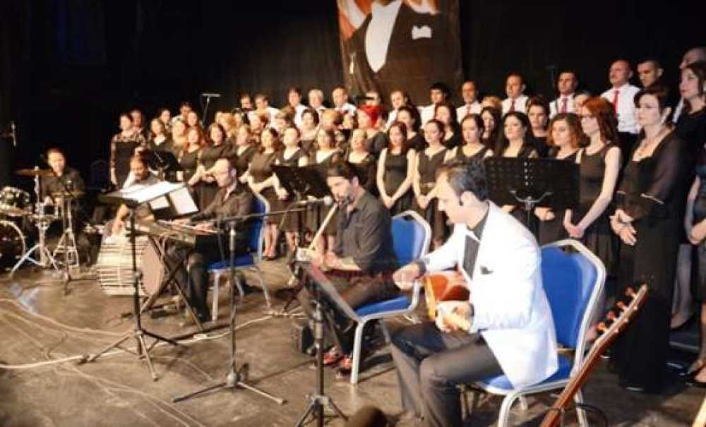 64 Kişilik Dev Korodan Muhteşem Konser