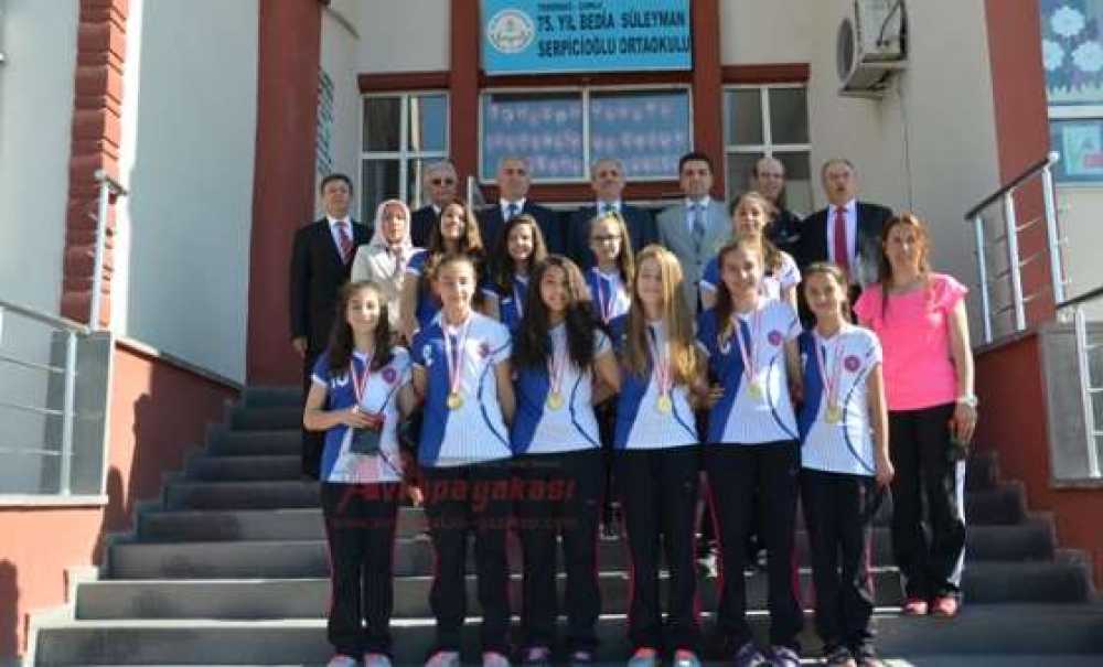 Vali Enver Salihoğlu'ndan Türkiye Şampiyonlarına Ziyaret