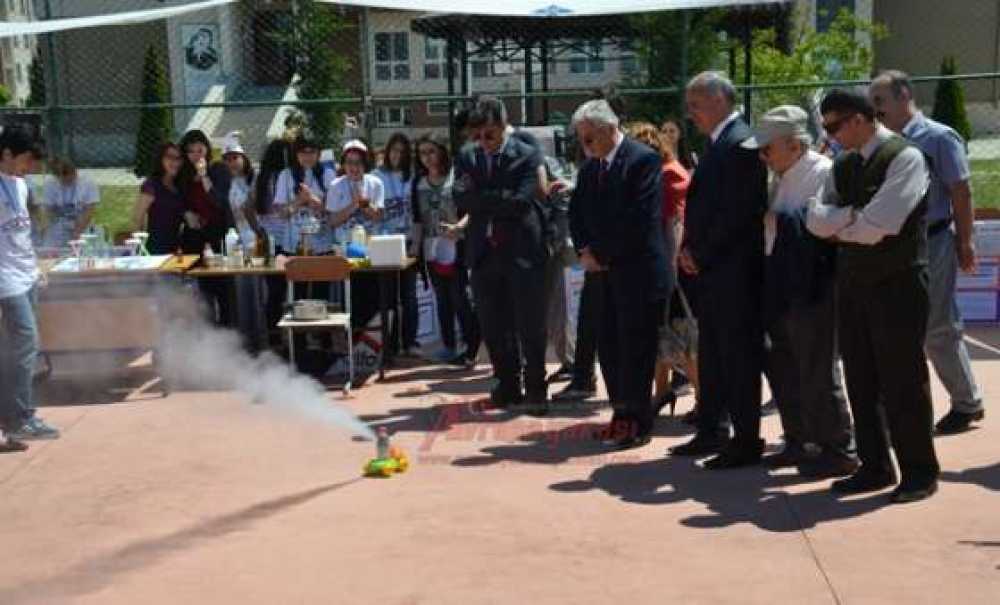Çorlu İmkb Fen Lisesi`nden Tubitak Fuarı