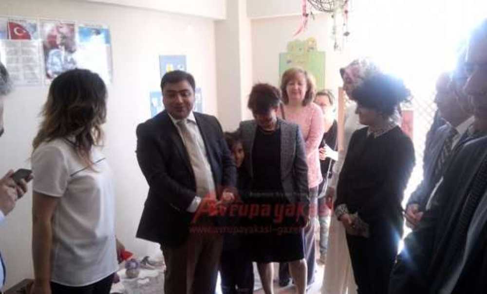 Engelli Çocuklardan Okullar Hayat Olsun Sergisi