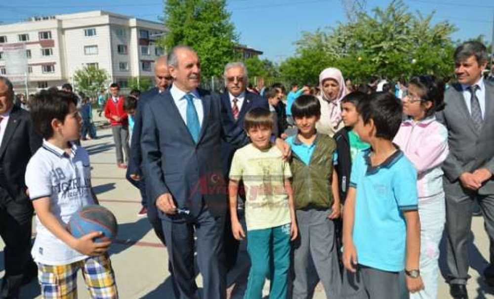 Vali Salihoğlu'ndan Öğrencilere Yakın İlgi