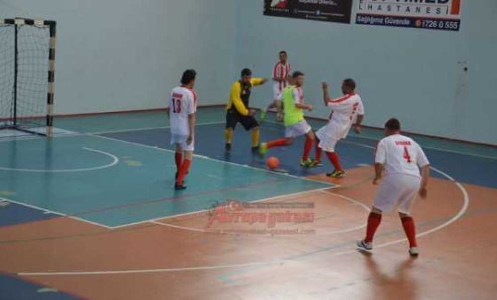 Gazeteciler Futsal Maçında