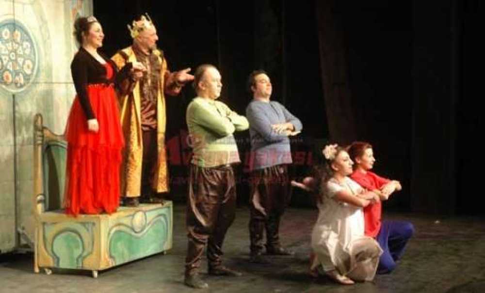 Çorlu Belediyesinden Çocuklar İçin Tiyatro