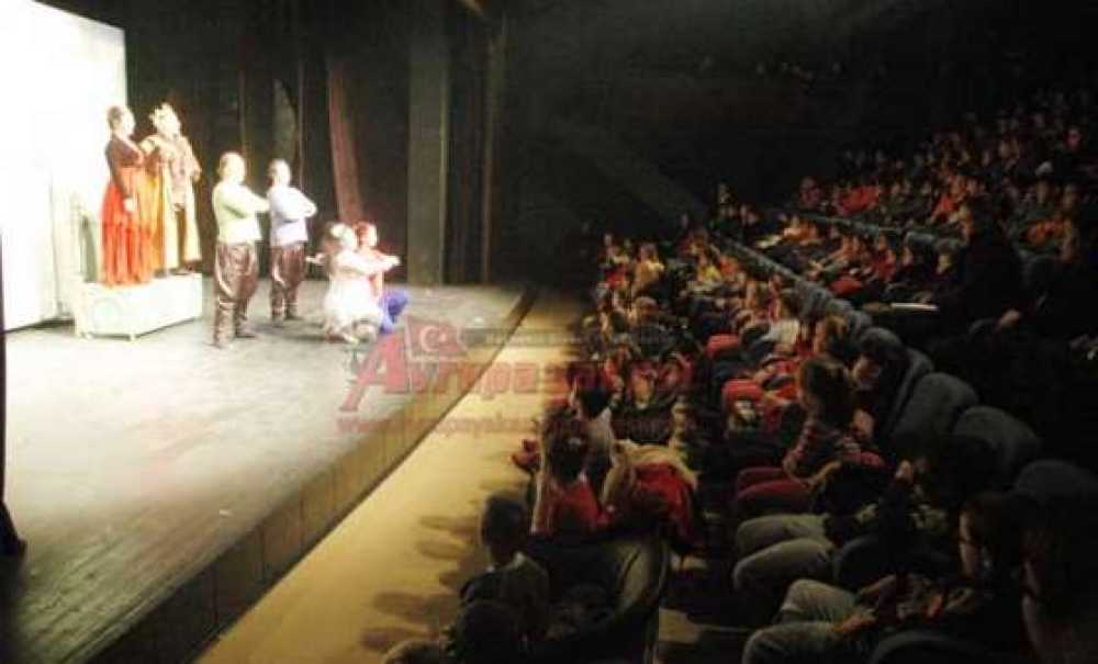 Çorlu Belediyesinden Çocuklar İçin Tiyatro