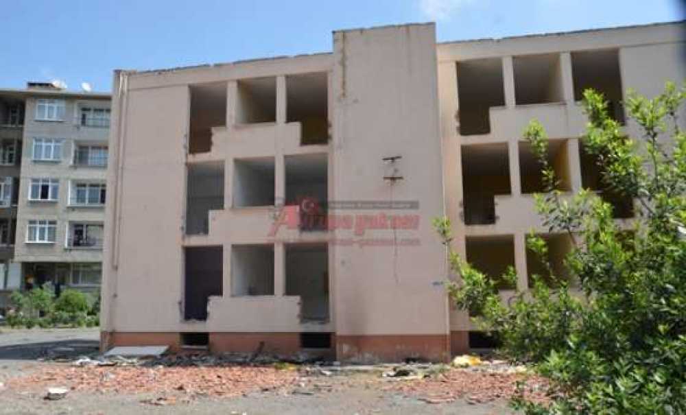 Askeri Lojmanlar Yıkılıyor