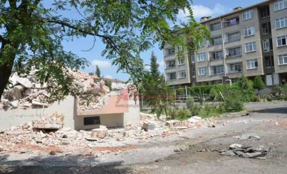 Askeri Lojmanlar Yıkılıyor