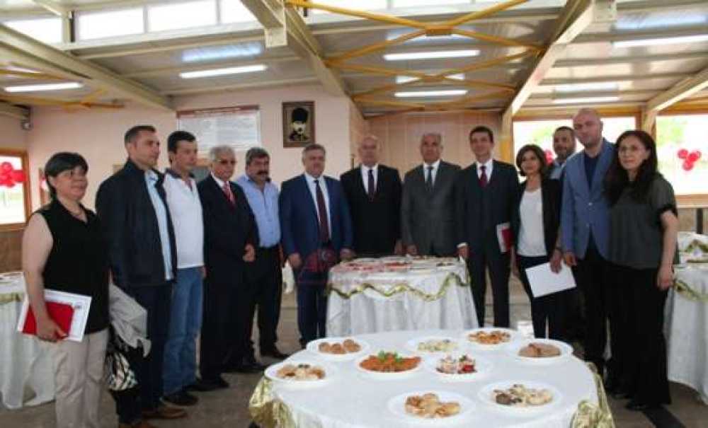 Çorlu Mesleki Ve Teknik Anadolu Lisesi'ne Dinlenme Alanı