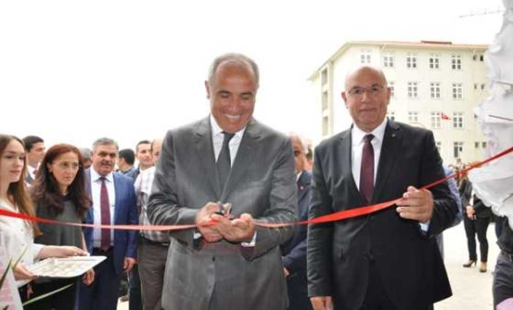 Çorlu Mesleki Ve Teknik Anadolu Lisesi'ne Dinlenme Alanı