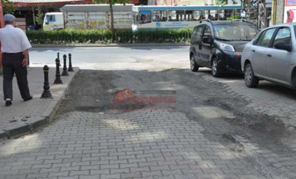 Kilit Parke Taşları Çöktü