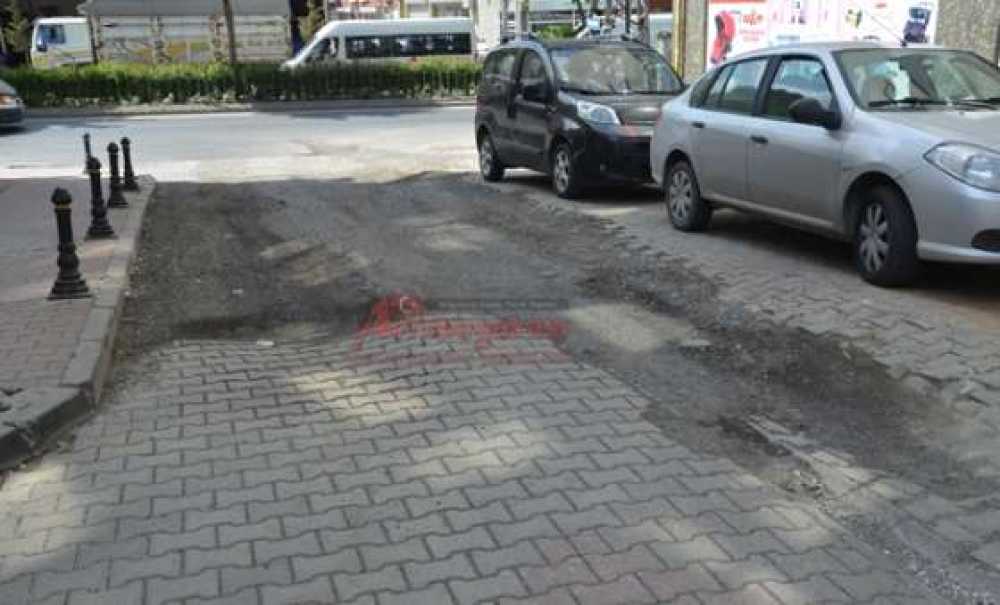 Kilit Parke Taşları Çöktü